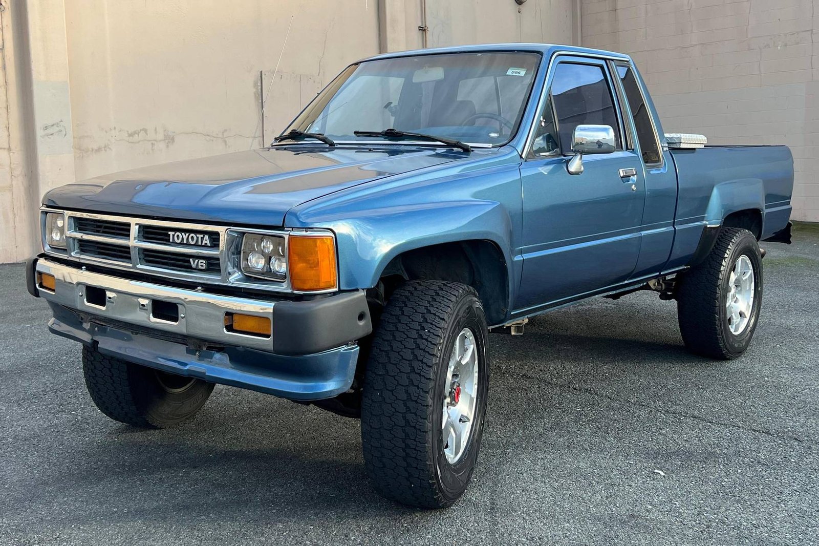 1988 Toyota Pickup image