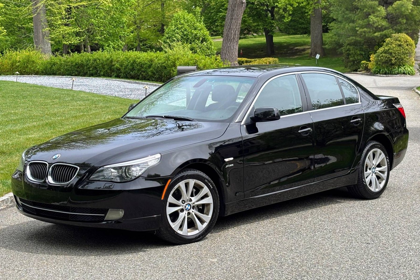 2009 BMW 5 Series image