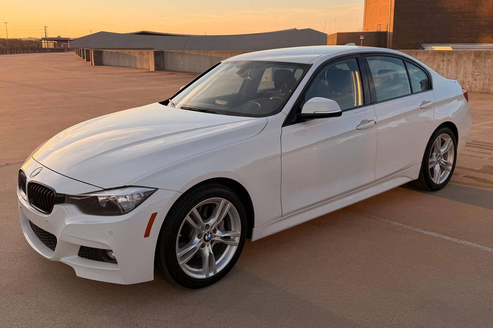 2017 BMW 33Oi image