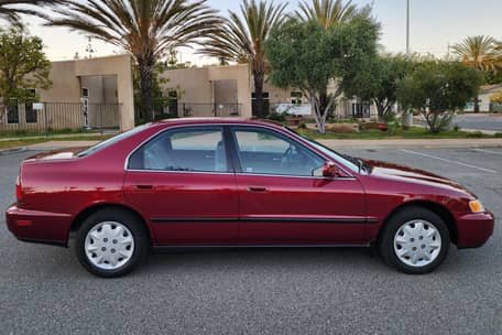 1996 Honda Accord LX image