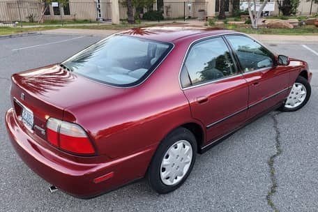 1996 Honda Accord LX image